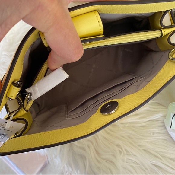 Michael Kors crossbody clutch bag - Picture 3 of 12